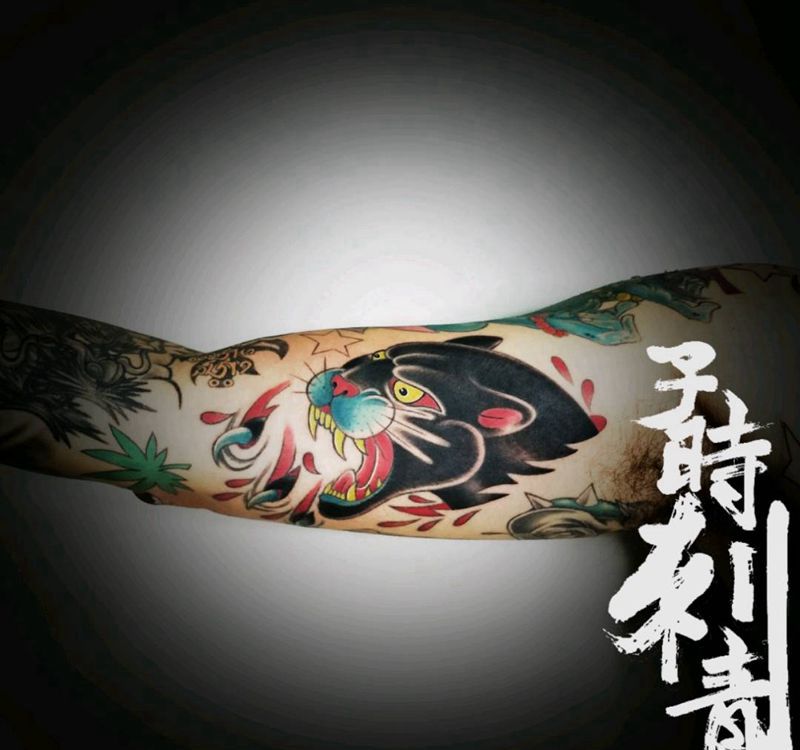 School纹身图片_手臂New School鲨鱼豹纹身图案