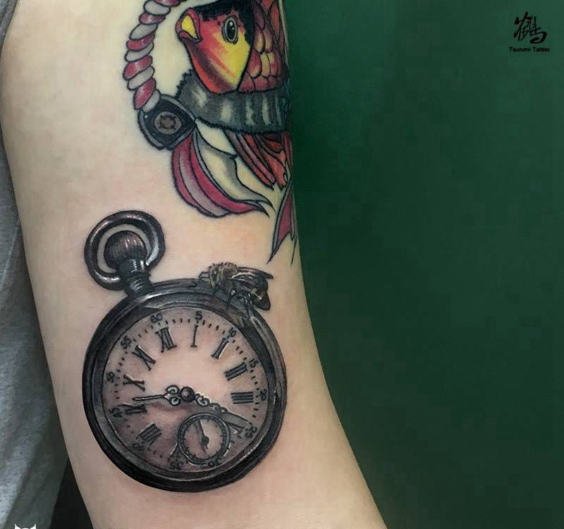怀表 2.5h纹身图片_成品手臂欧美写实纹身图案