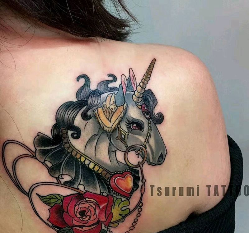 鹤见原创【哥特独角兽】纹身图片_背部清新动物原创成品纹身图案