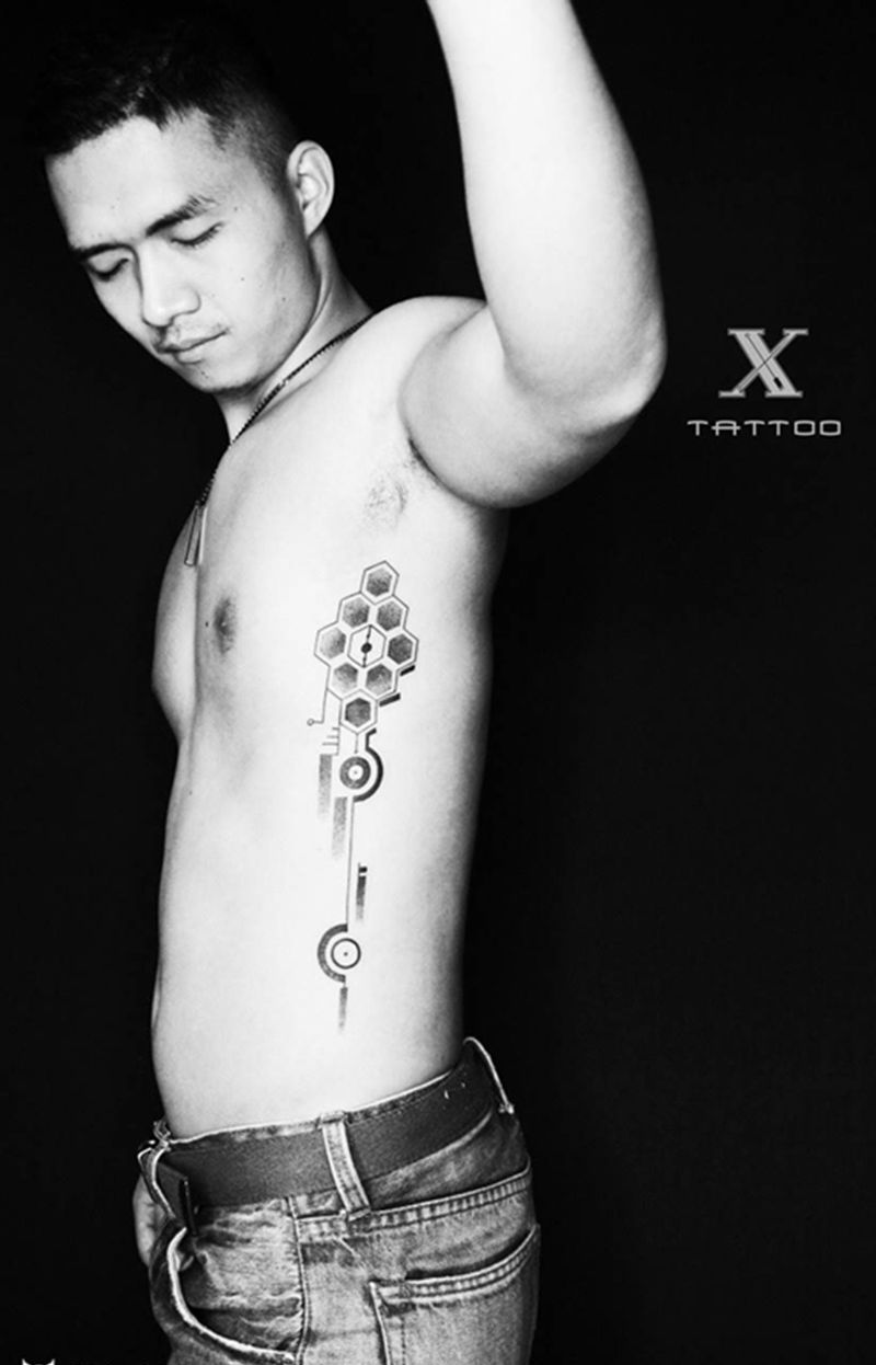 几何纹身图片_成品腰部几何概念原创遮盖纹身图案