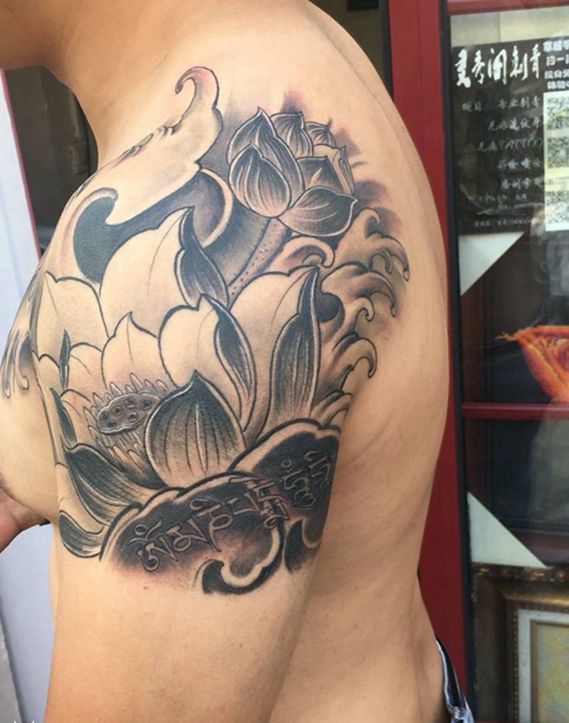 荷花纹身图片_手臂传统原创纹身图案