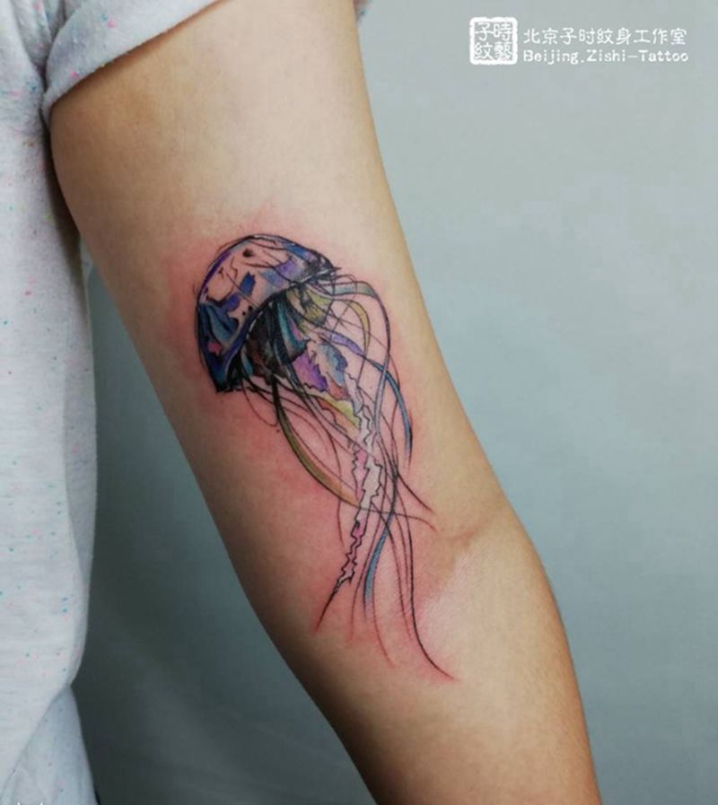 水母纹身图片_手臂水彩纹身图案