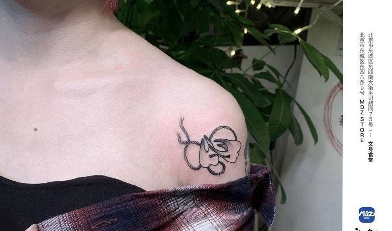 无标题纹身图片_肩部Old School纹身图案