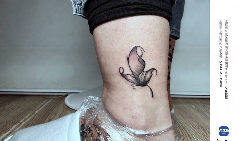 无标题纹身图片_脚部新传统纹身图案