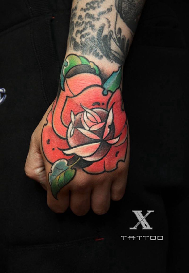 花纹身图片_成品手部欧美植物纹身图案