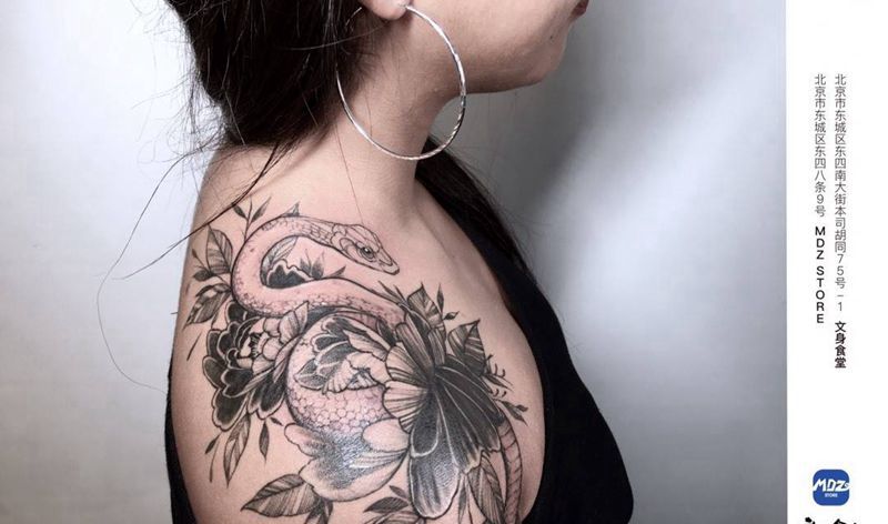 遮盖作品纹身图片_肩部点刺遮盖纹身图案