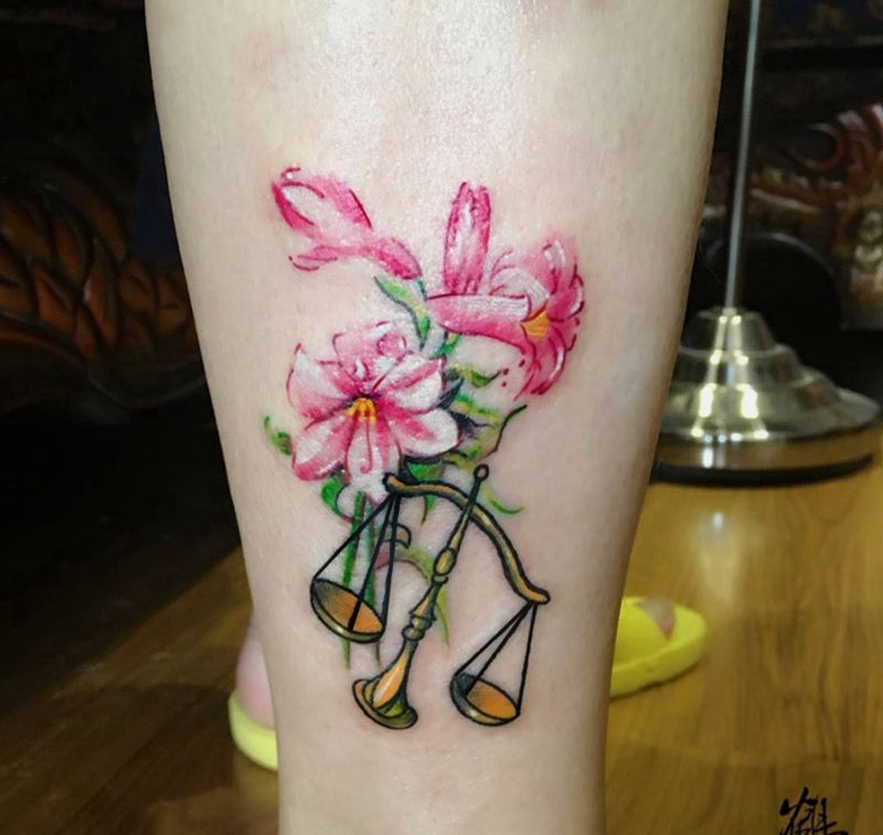 天平➕花纹身图片_成品手稿脚部清新植物原创纹身图案