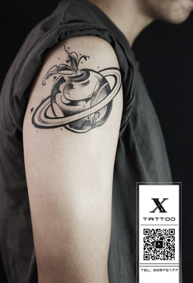 苹果纹身图片_成品肩部欧美几何静物纹身图案