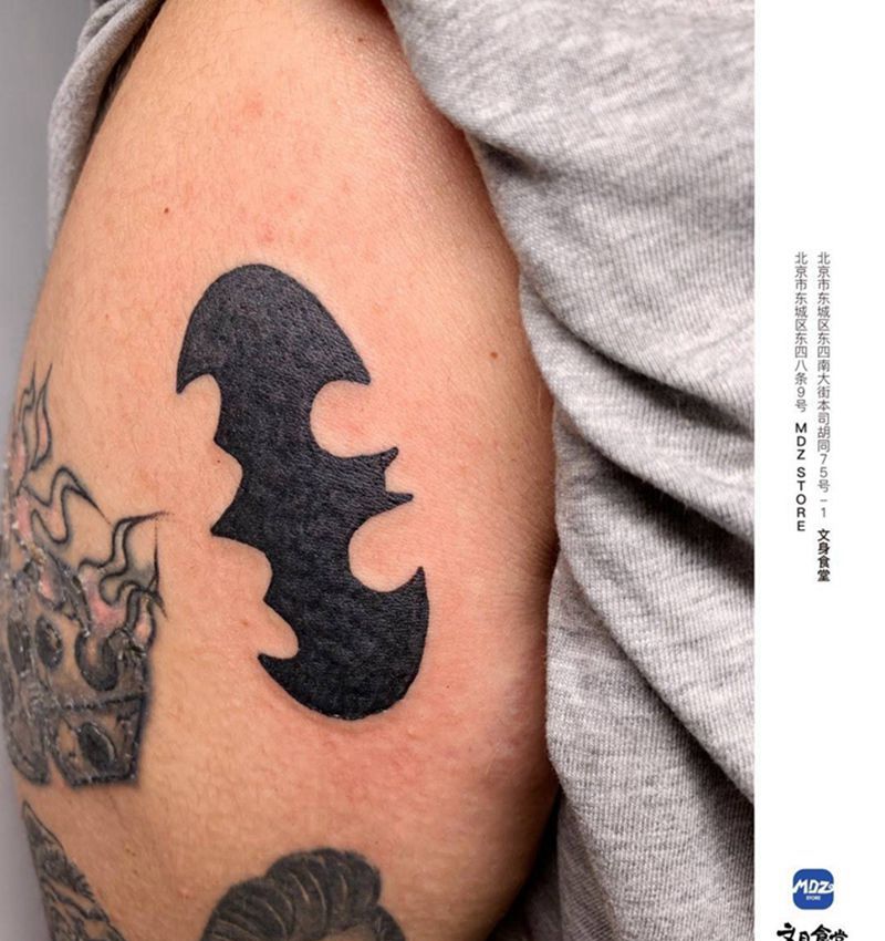 蝙蝠侠纹身图片_手臂图腾纹身图案