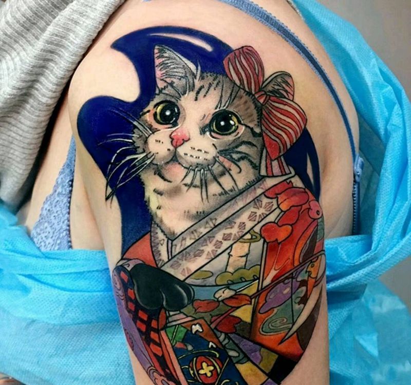 鹤见原创【图腾遮盖和服猫】纹身图片_肩部清新动物原创成品纹身图案