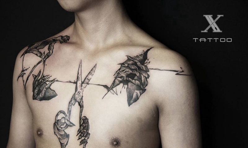 手 剪刀纹身图片_成品胸部欧美概念纹身图案