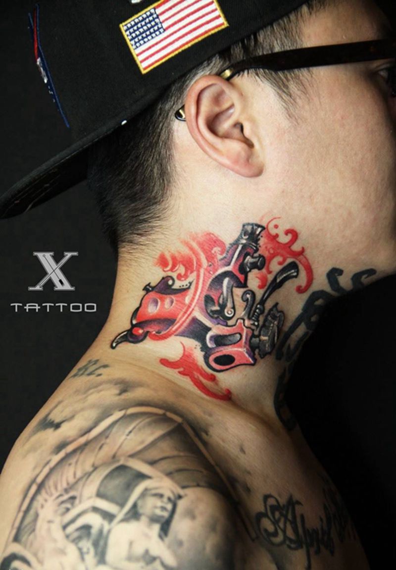 文身机纹身图片_成品颈部欧美school纹身图案