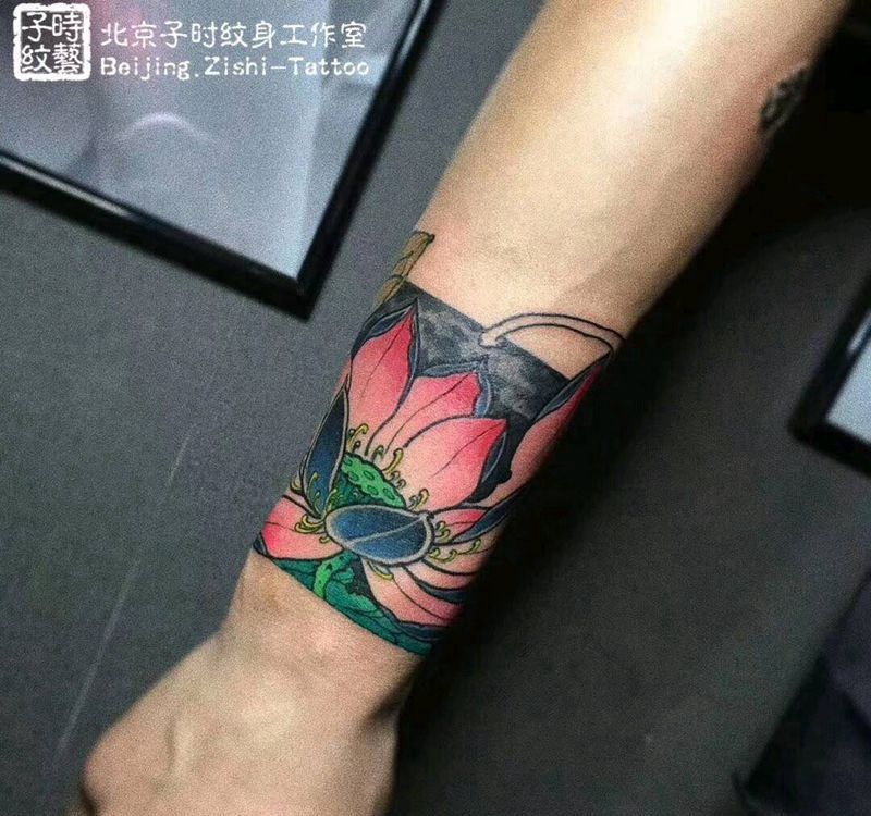 臂环纹身图片_手臂新传统纹身图案