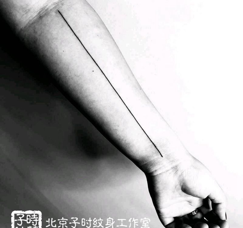 直线纹身图片_手臂几何纹身图案