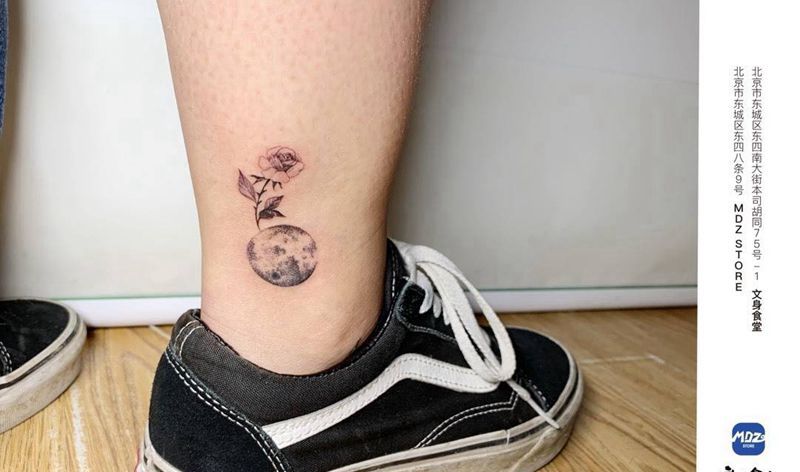 无标题纹身图片_脚部点刺纹身图案