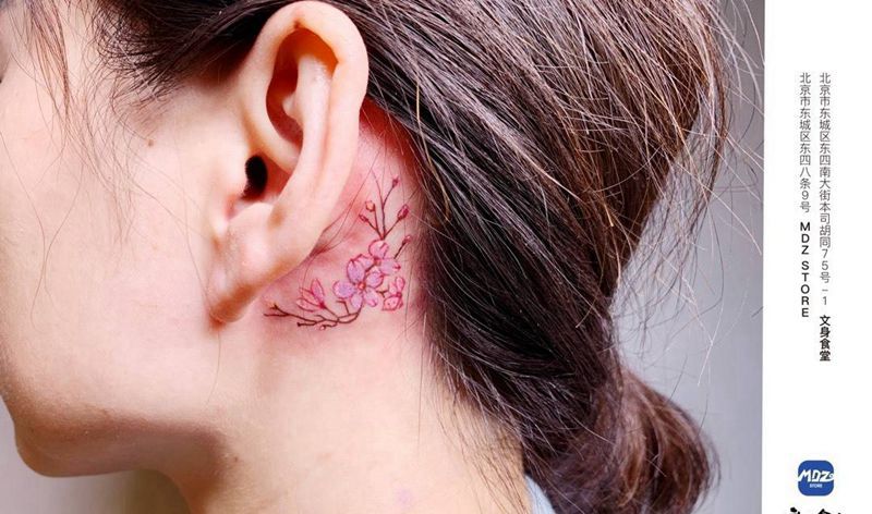 无标题纹身图片_颈部水彩纹身图案