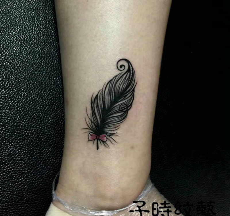 羽毛纹身图片_手臂纹身图案