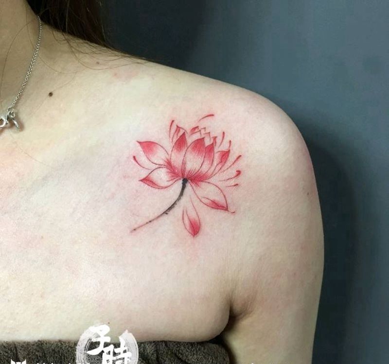 莲花纹身图片_胸部清新植物成品纹身图案