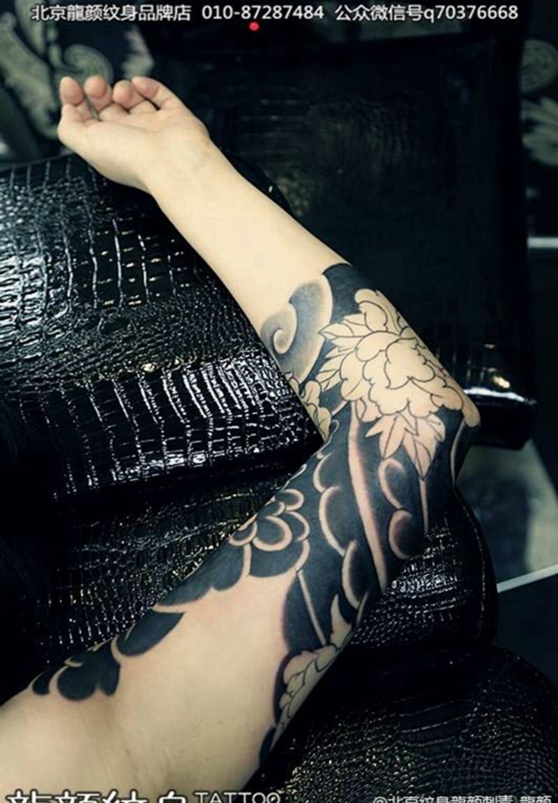 花臂牡丹纹身图片_手臂老传统牡丹纹身花臂牡丹美女纹身纹身图案