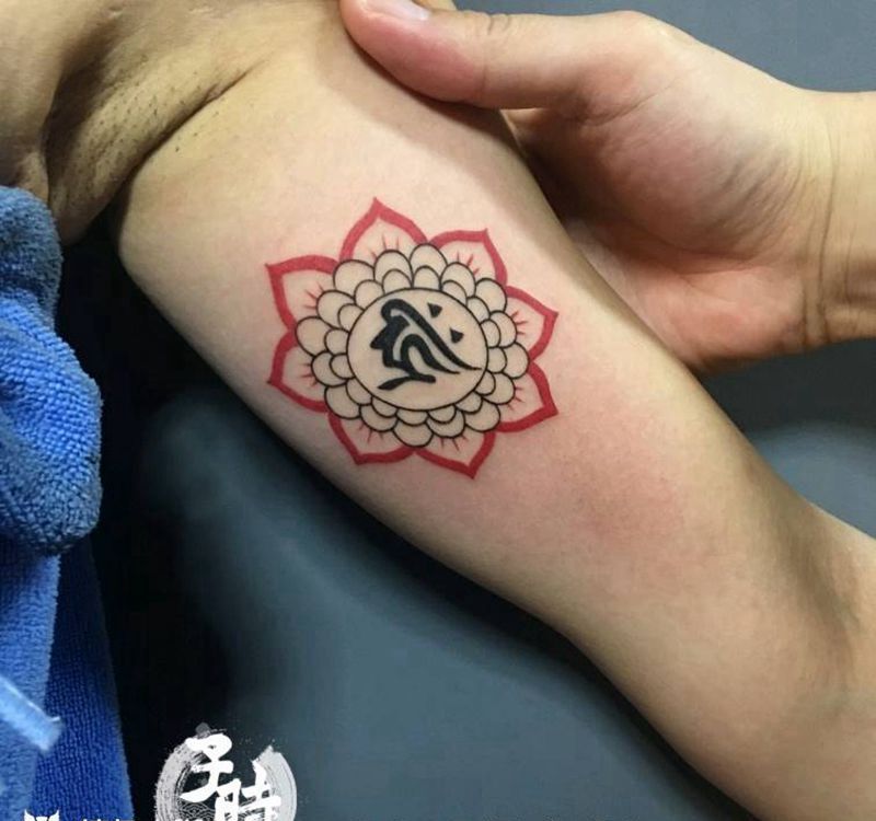 梵文守护神纹身图片_手臂欧美图腾原创成品纹身图案