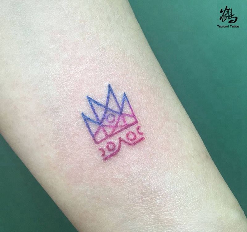 【小图图】渐变彩色小王冠