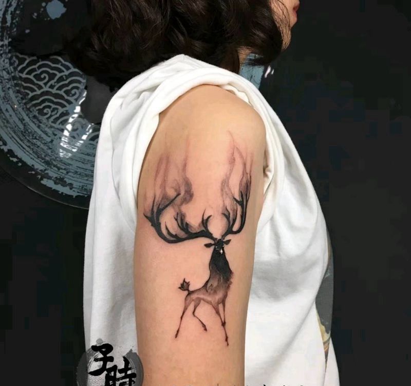 鹿纹身图片_手臂欧美动物原创成品纹身图案