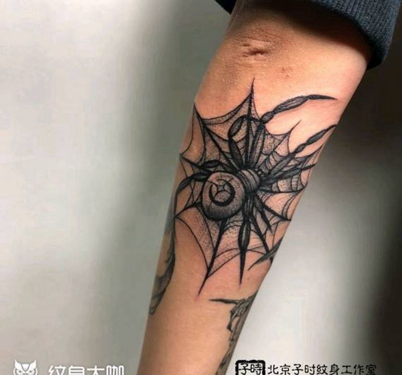 蜘蛛纹身图片_手臂纹身图案