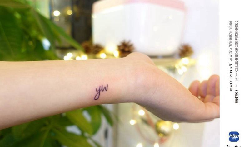 yw纹身图片_手臂英文纹身图案