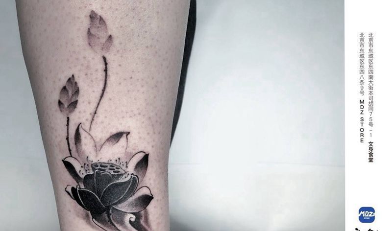 无标题纹身图片_腿部荷花纹身图案