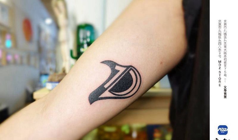 鹰纹身图片_手臂图腾纹身图案