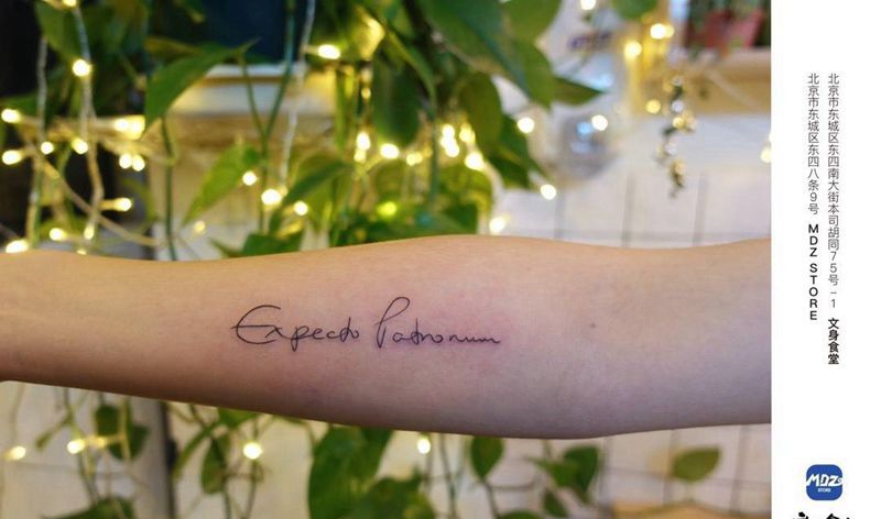 无标题纹身图片_手臂英文纹身图案