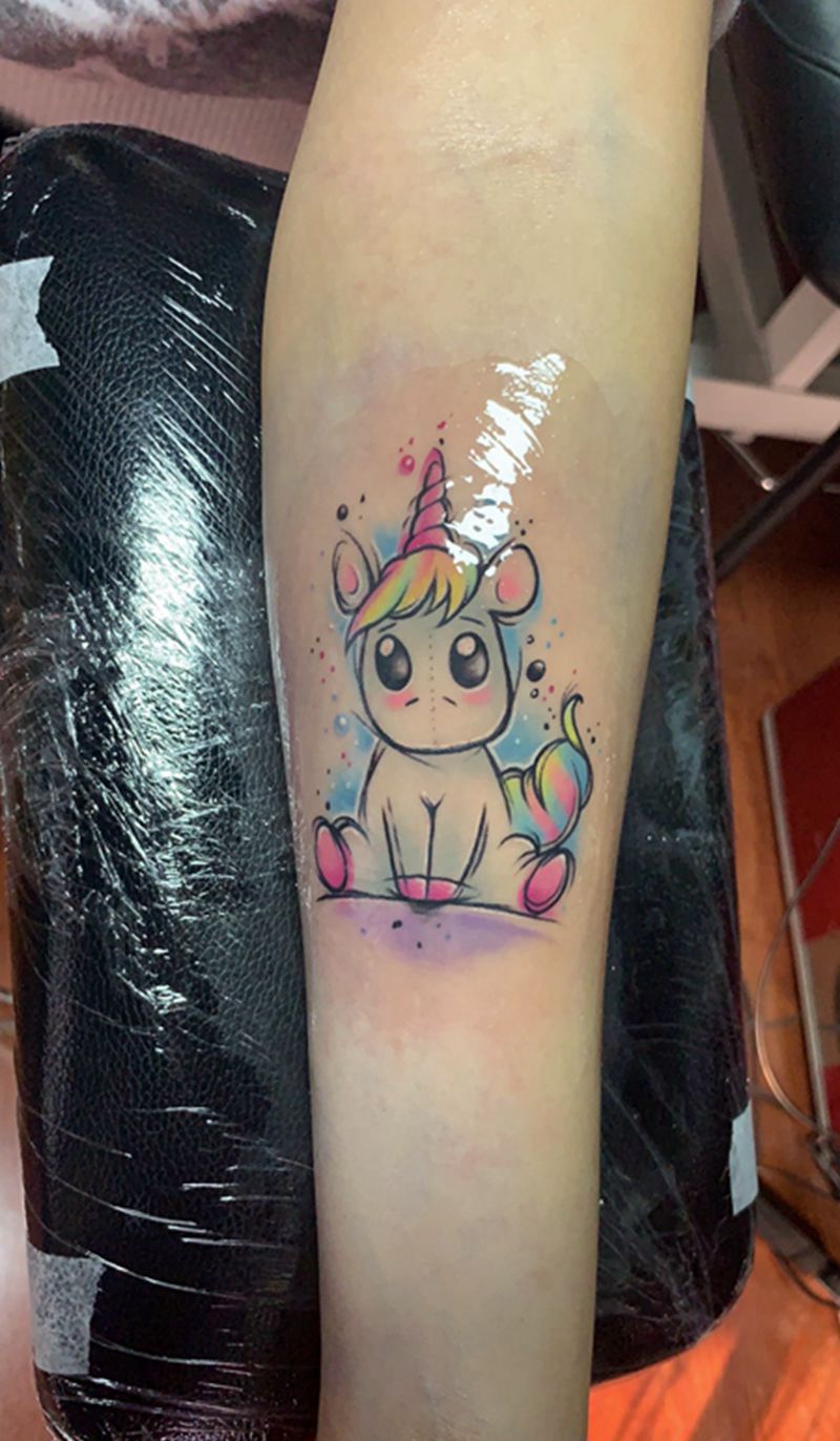 小独角兽纹身图片_手臂胸部New SchoolOld School纹身图案