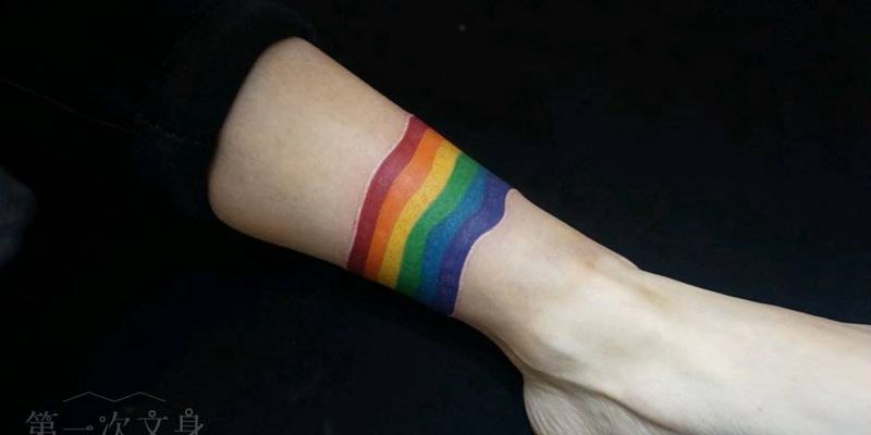 彩虹脚环纹身图片_手臂腿部清新彩虹成品纹身图案