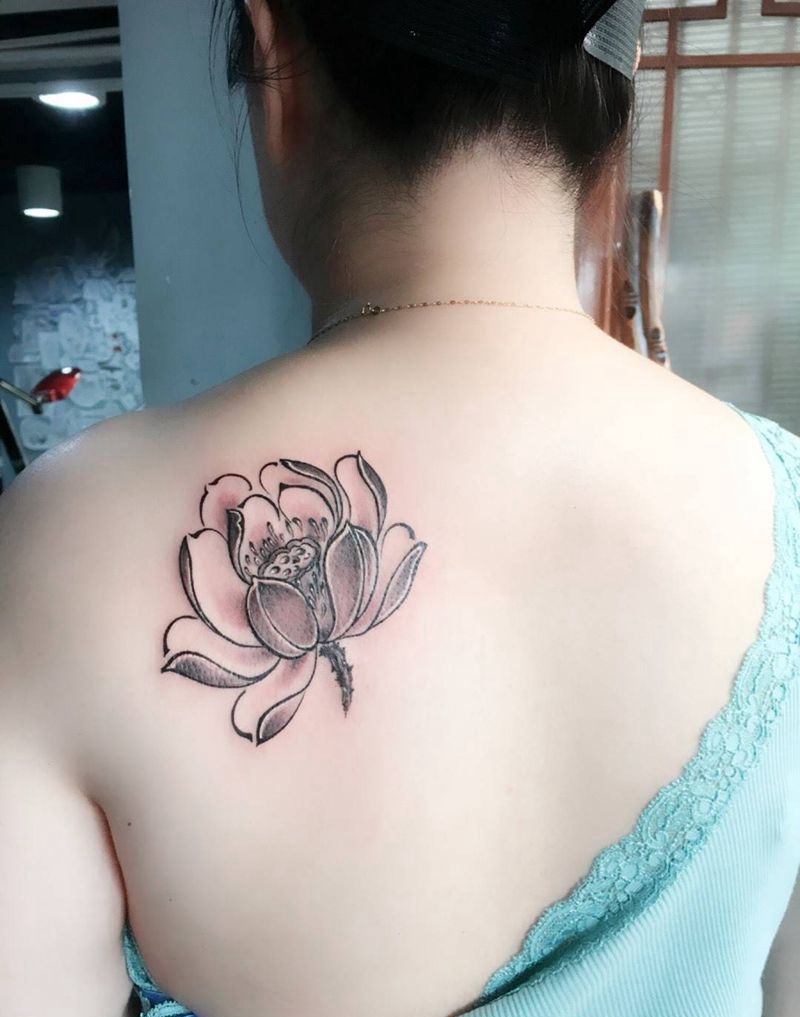 京都墨客刺青--娟姐纹身图片_莲花、鱼成品原创写实国画传统纹身图案