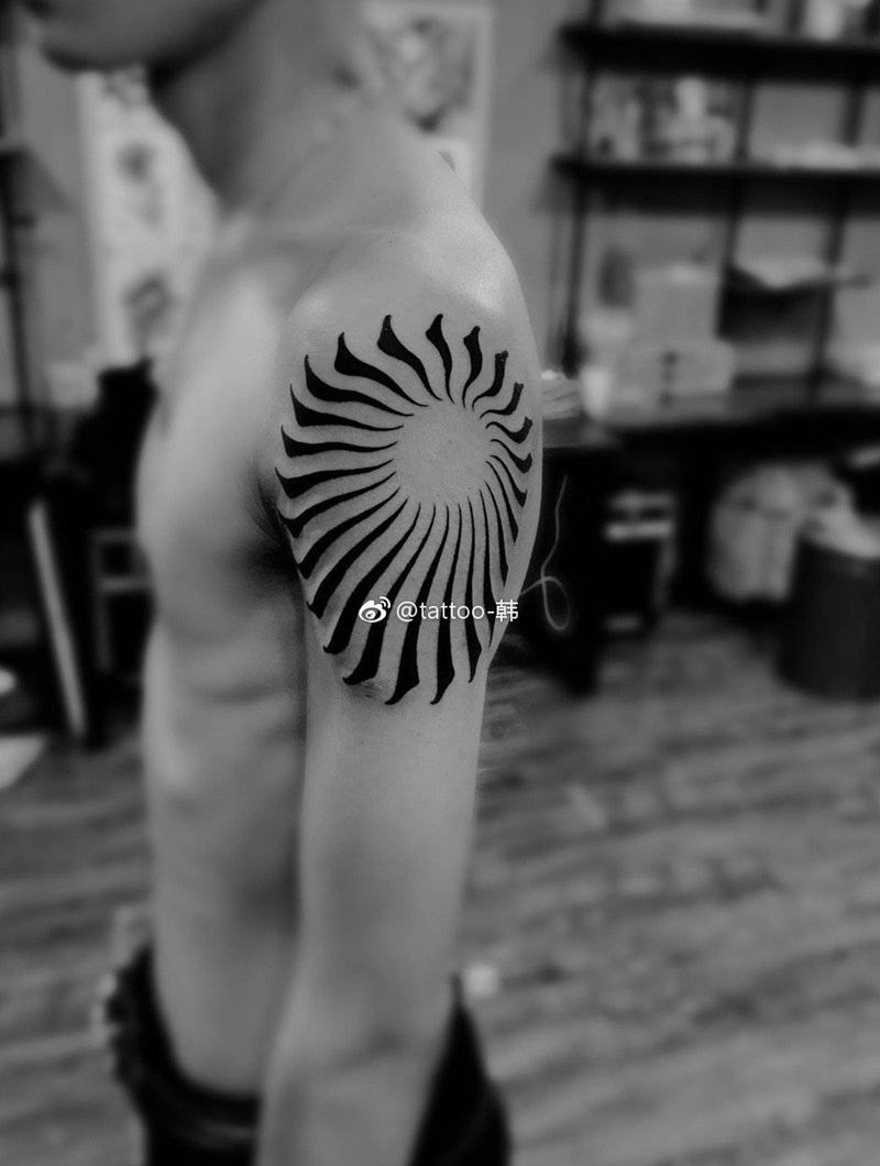 太阳图腾纹身图片_