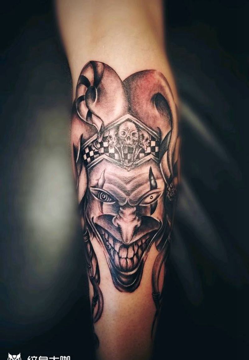 邪恶小丑纹身图片_腿部欧美肖像写实人物原创成品纹身图案