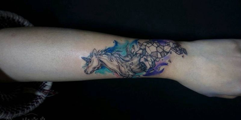 独角兽纹身图片_腰部背部手臂腿部欧美清新动物独角兽成品纹身图案
