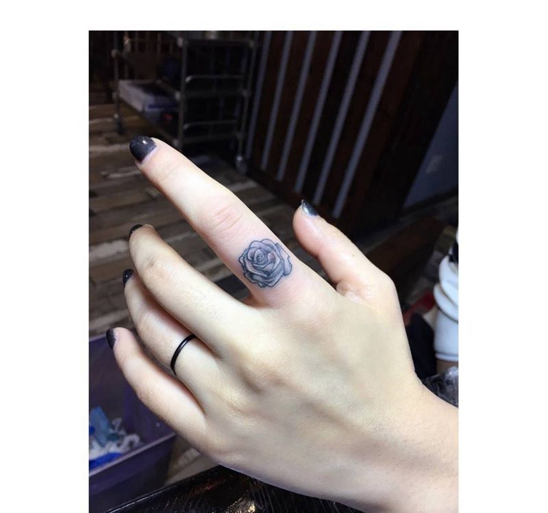 京都墨客刺青纹身图片_成品手部清新植物原创贴纸纹身图案