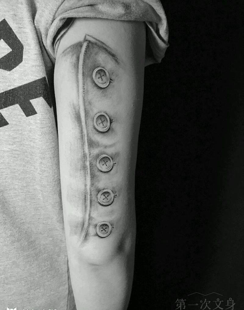 纽扣写实纹身图片_手臂欧美写实静物成品纹身图案