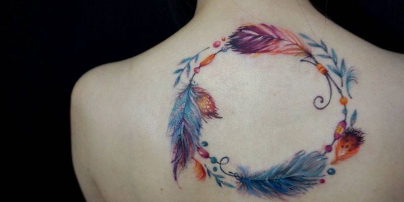 羽环纹身图片_肩部背部清新羽毛成品纹身图案