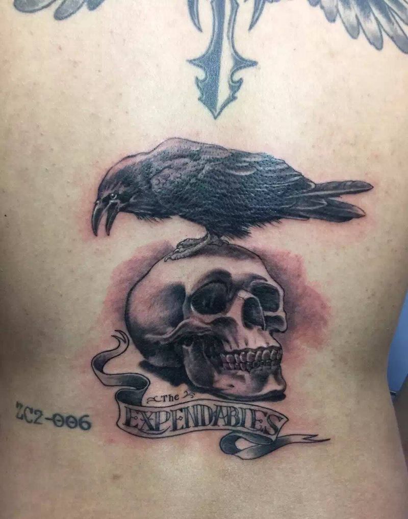 敢死队纹身图片_成品背部敢死队乌鸦纹身图案