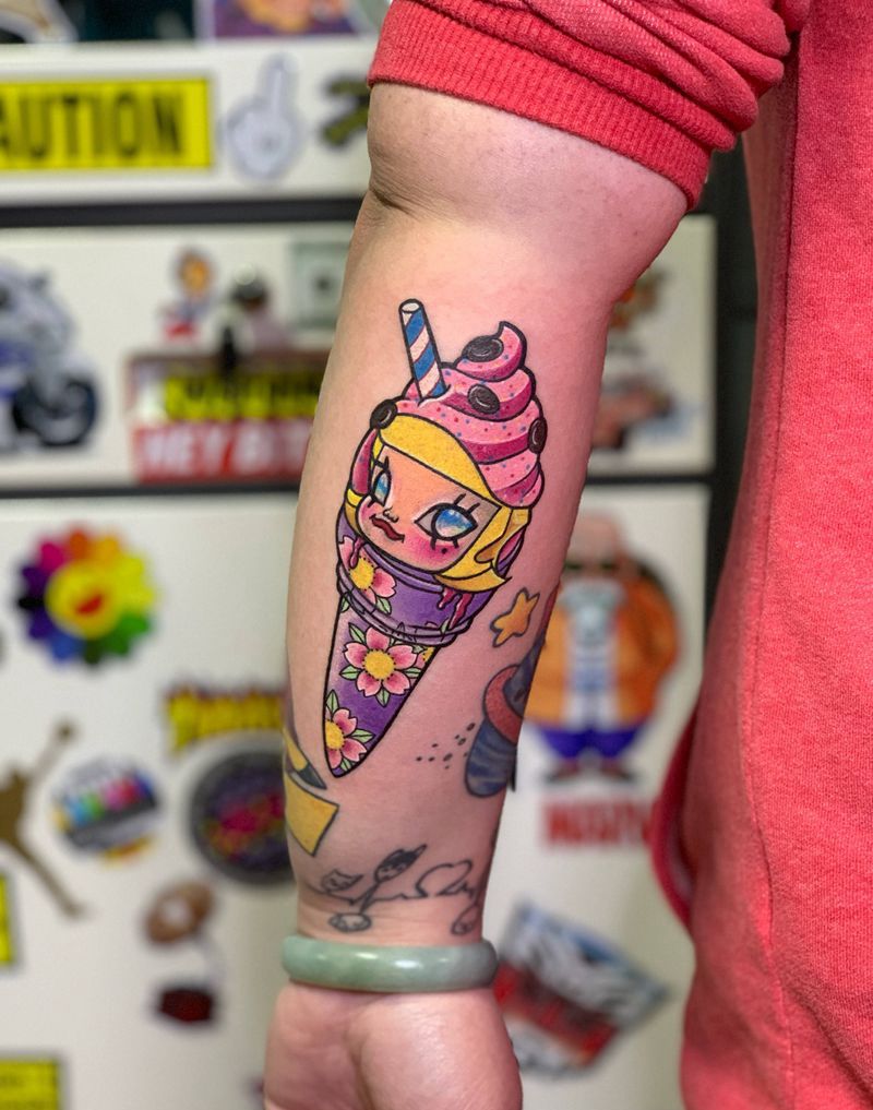 molly纹身图片_手臂背部New SchoolOld School纹身图案