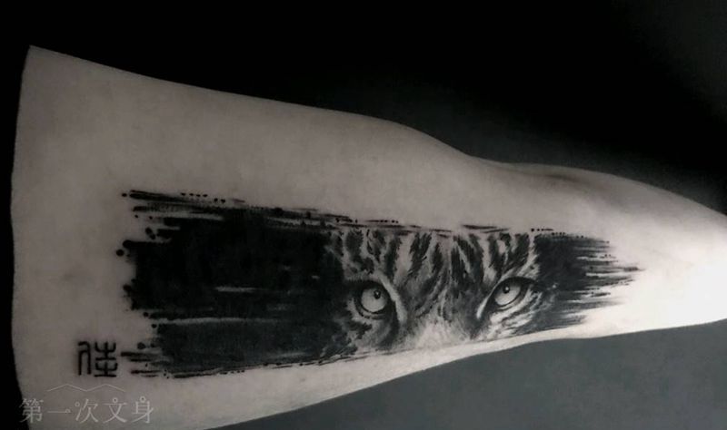 皇冠遮盖纹身图片_背部手臂腿部欧美写实动物原创遮盖修改成品纹身图案