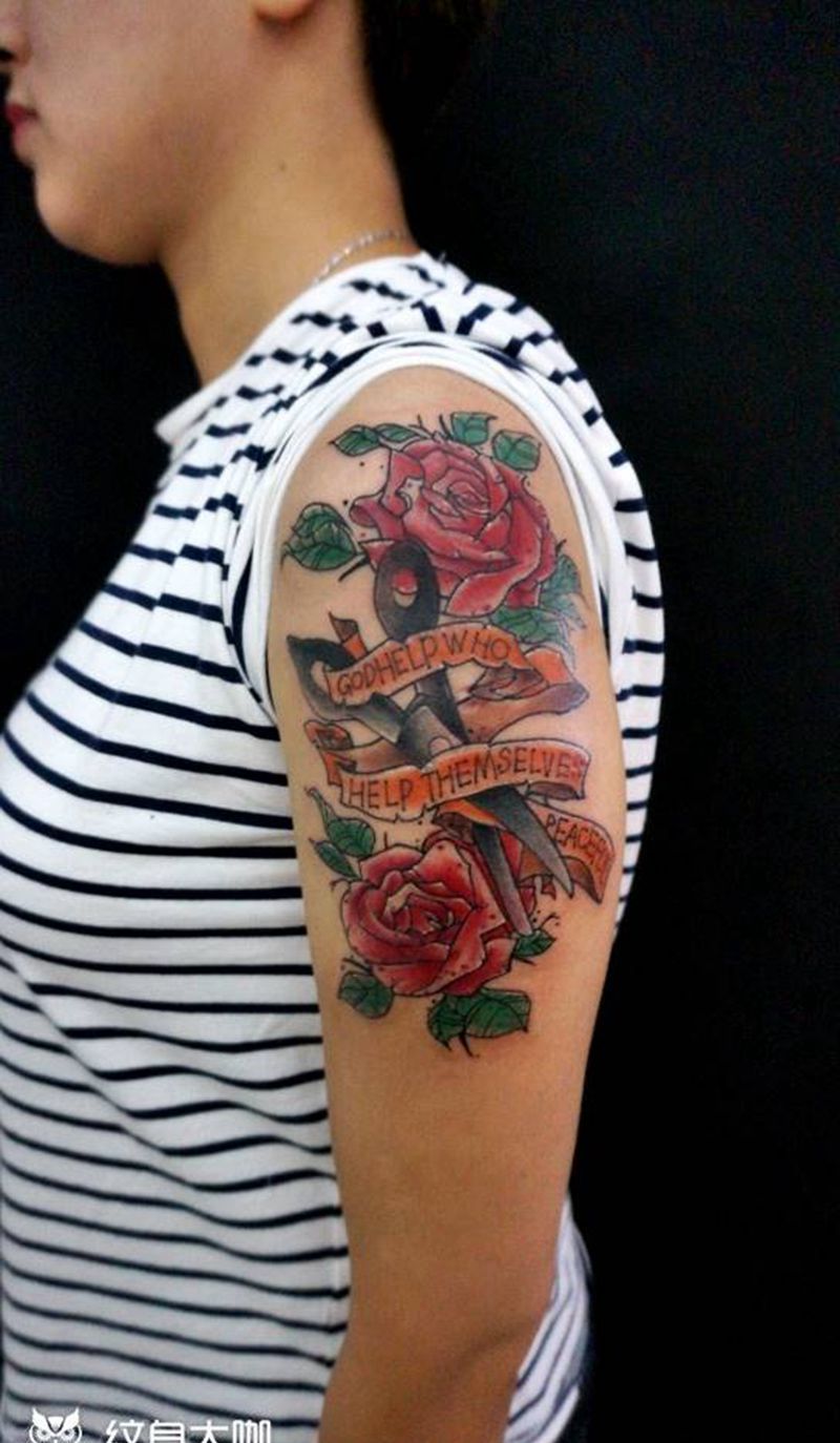 自助者天助之纹身图片_肩部腰部背部腿部欧美植物玫瑰成品纹身图案