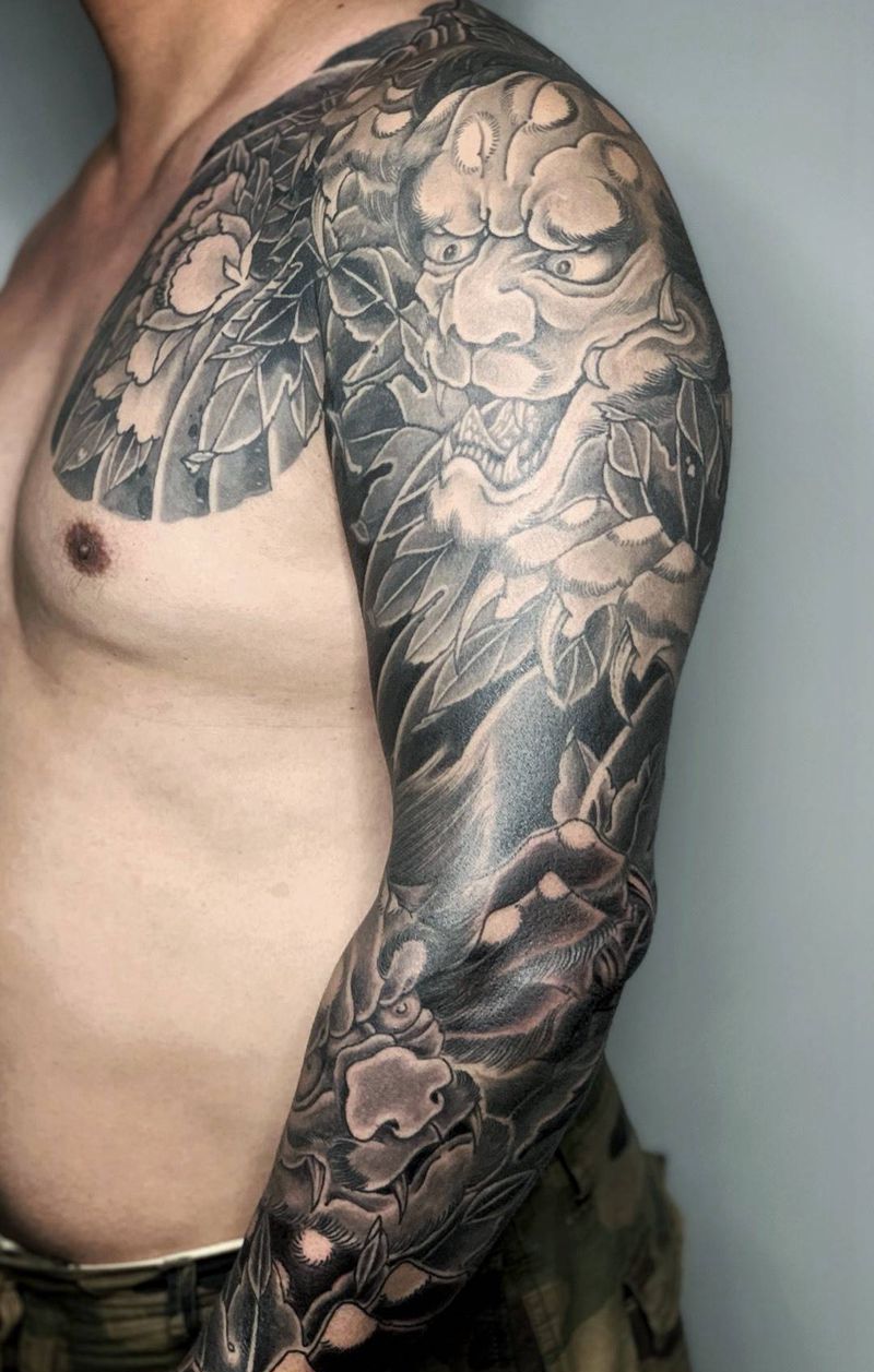 唐狮花臂纹身图片_手臂肩部老传统新传统纹身图案