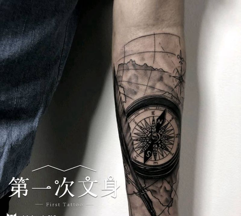 指向纹身图片_手臂欧美写实纹身图案