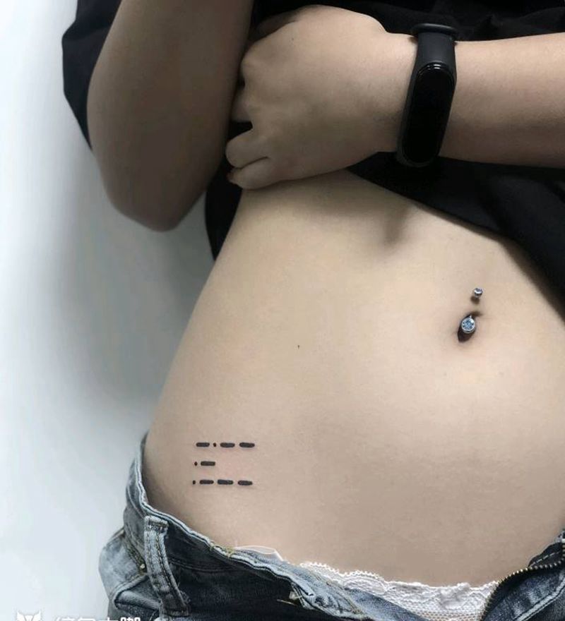 密码纹身图片_腹部几何纹身图案