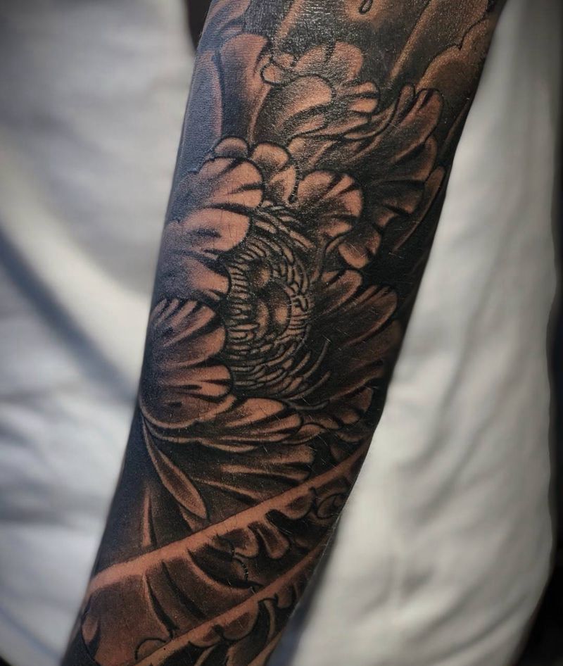牡丹花臂纹身图片_手臂老传统新传统纹身图案