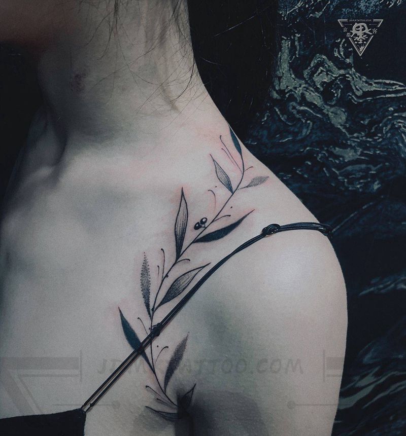 纹身/刺青/叶子纹身纹身图片_胸部肩部水墨水彩叶子纹身图案