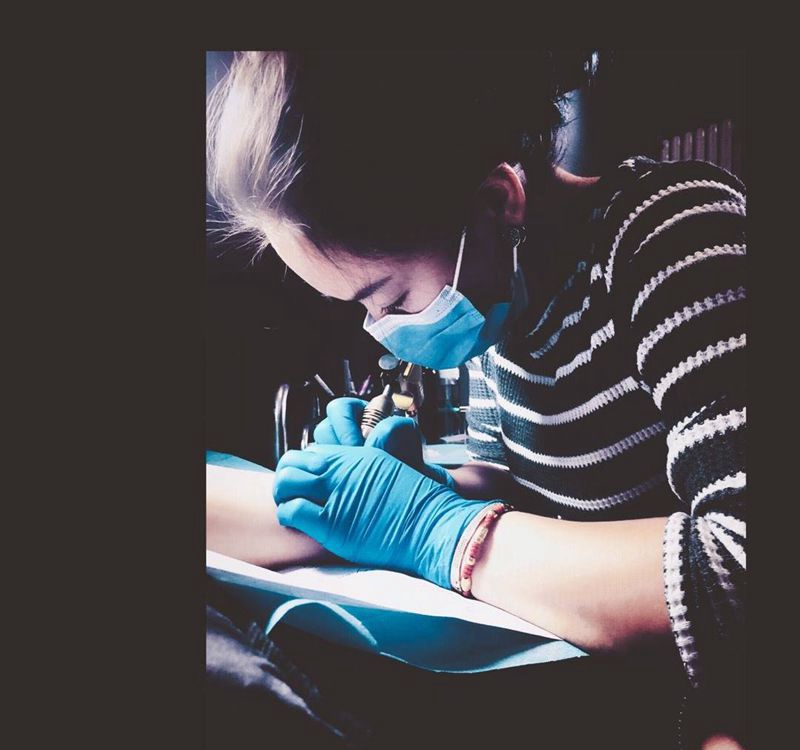 京都墨客刺青-娟姐纹身图片_成品颈部手部字符字母纹身图案